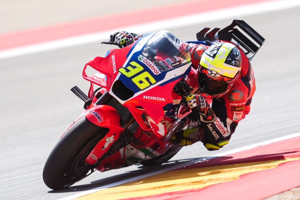 This image has an empty alt attribute; its file name is Q-MotoGP-%E0%B8%AA%E0%B8%99%E0%B8%B2%E0%B8%A18-03-1024x683.jpg