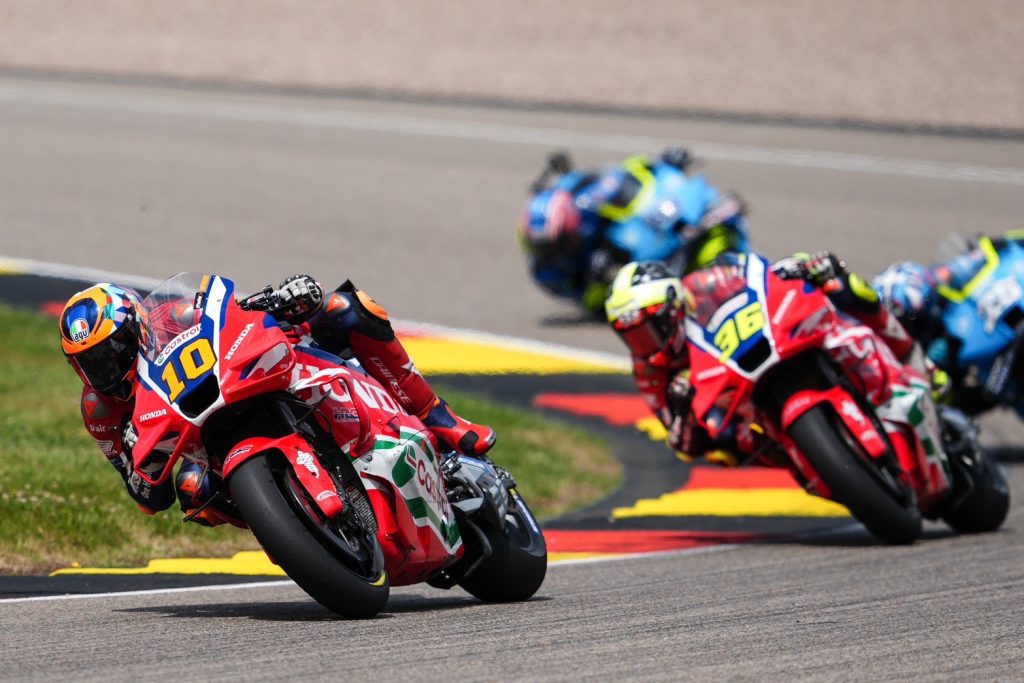 This image has an empty alt attribute; its file name is Race-MotoGP-%E0%B8%AA%E0%B8%99%E0%B8%B2%E0%B8%A111-02-1024x683.jpg