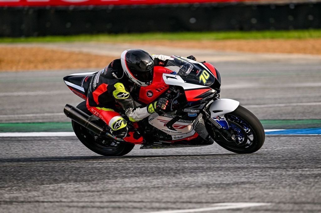 ทัพนักบิด Honda CBR Series เดินหน้าล่าชัยชนะ NEXZTER BRIC Superbike ...